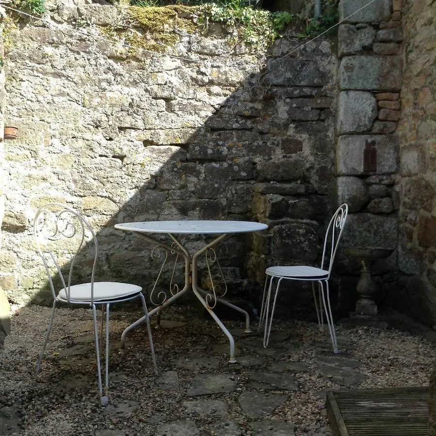 Appartement Traditional Brittany Medieval Stone Cottage Guéméné-sur-Scorff